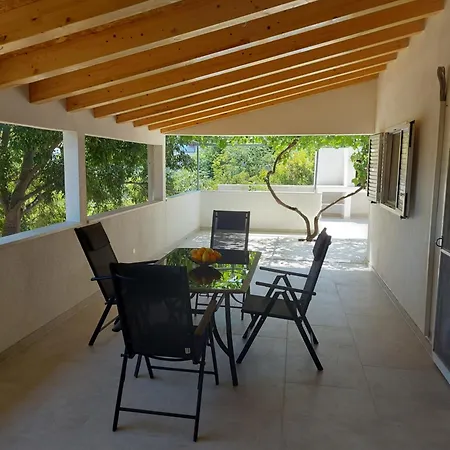 Holiday home Holiday Dora Sutivan
